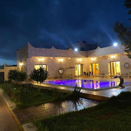 Villa Laarich As-Sawíra Exteriér fotografie