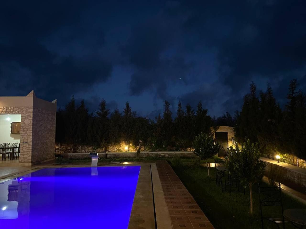Villa Laarich As-Sawíra Exteriér fotografie