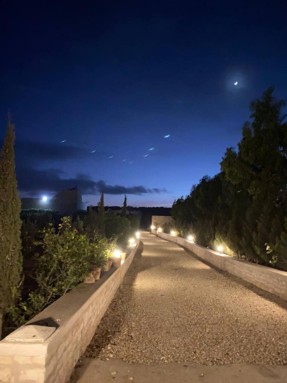 Villa Laarich As-Sawíra Exteriér fotografie