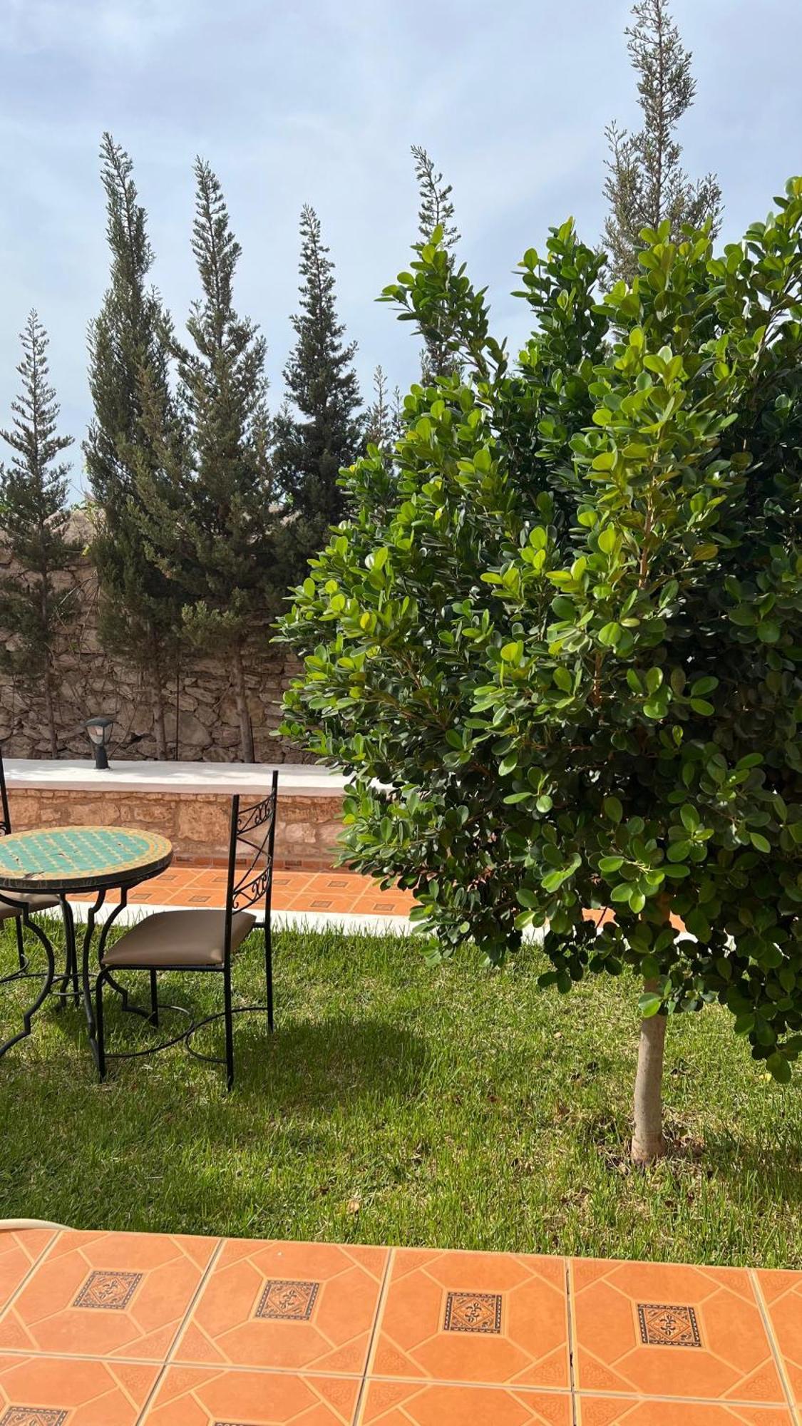 Villa Laarich As-Sawíra Exteriér fotografie